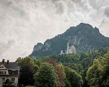 Schloß Neuschwanstein (1) aus westlicher Richtung; Aufnahme: 18.07.2019