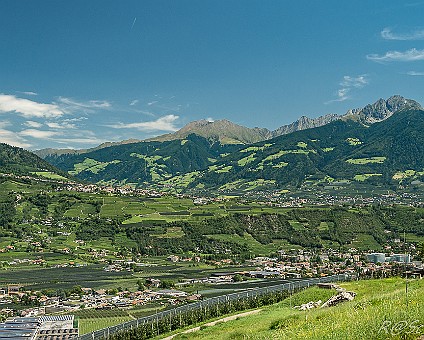 Marlinger Waalweg (9) Blick über Algund in Richtung Dorf Tirol