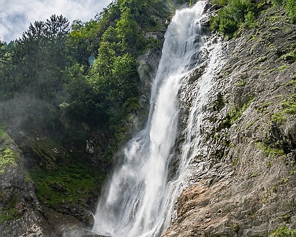 Partschins (9) Am Fuß des Partschinser Wasserfall's - Fallhöhe 97 m