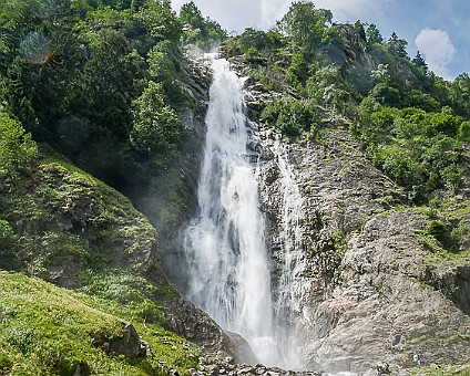 Partschins (10) Am Fuß des Partschinser Wasserfall's - Fallhöhe 97 m