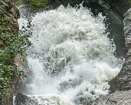Stilfserjoch-Nationalpark (16) Wasserfall an der Ostseite des Lago Gioveretto (2)