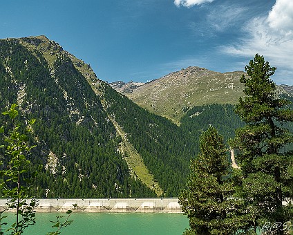 Stilfserjoch-Nationalpark (10) Am Lago Gioveretto - die Staumauer in nördlicher Richtung