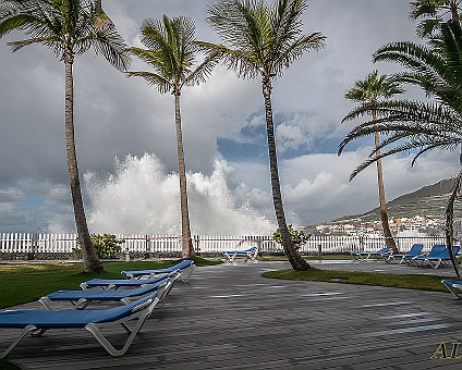 Wellengang an der Hotelanlage Sol La Palma in Puerto Naos