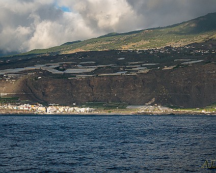 Puerto Neos beim Whale Watching aufgenommen.