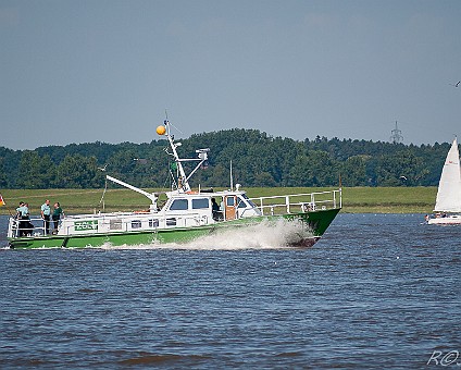 SCHULAU Zollboot; Länge 17 m; Breite 4 m