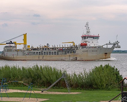 ALEXANDER VON HUMBOLDT Baggerschiff, Baujahr: 1998, DWT: 14065 t, Länge: 120.5 m, Breite: 24.4 m, Tiefgang: 7.70 m, Maschinenleistung: 5280 KW,
