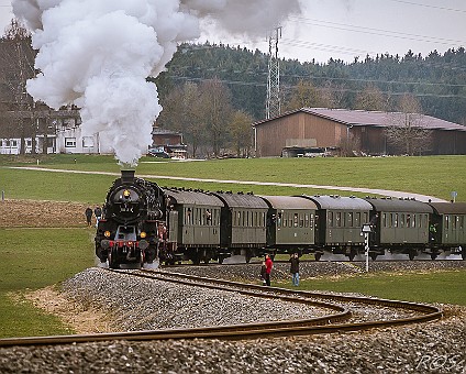 Dampfzug 58 311 zwischen Engstingen und Trochtelfingen (1) Aufnahme: 06.04.2015