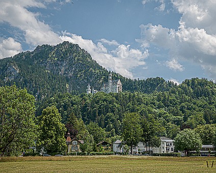 Schloß Neuschwanstein (4) aus westlicher Richtung; Aufnahme: 18.07.2019