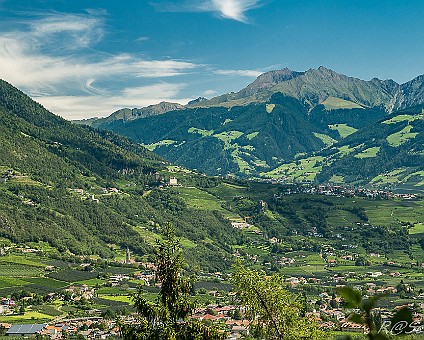 Marlinger Waalweg (5) Blick über Algund in Richtung Dorf Tirol