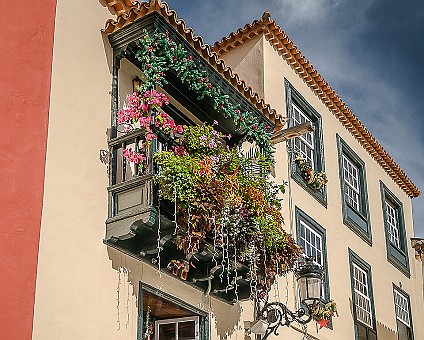 Häuserschmuck in der Calle Anselmo Perez de Brito