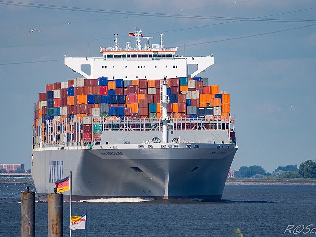 Containerschiffe über 300m M - P